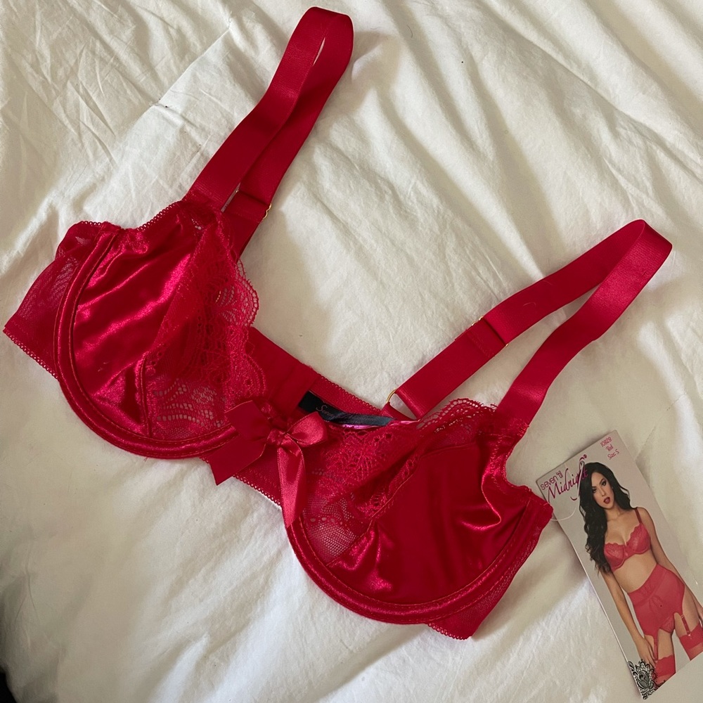 Never worn red lace bra still with tags